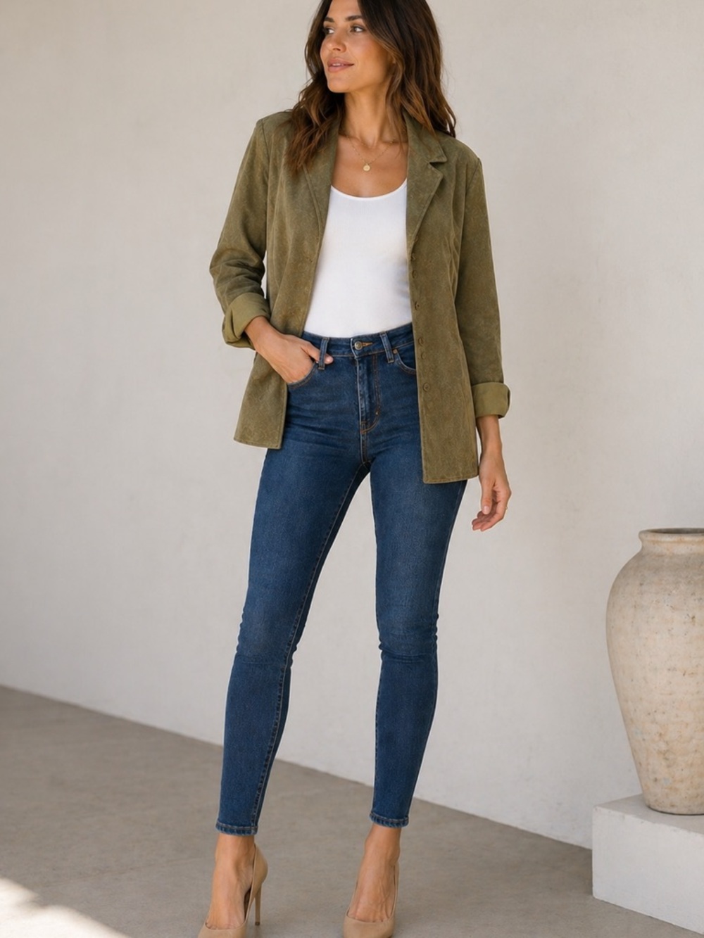 ✨ Danier Canada Olive Green Suede Blazer | Size Large ✨ - Picture 2 of 12